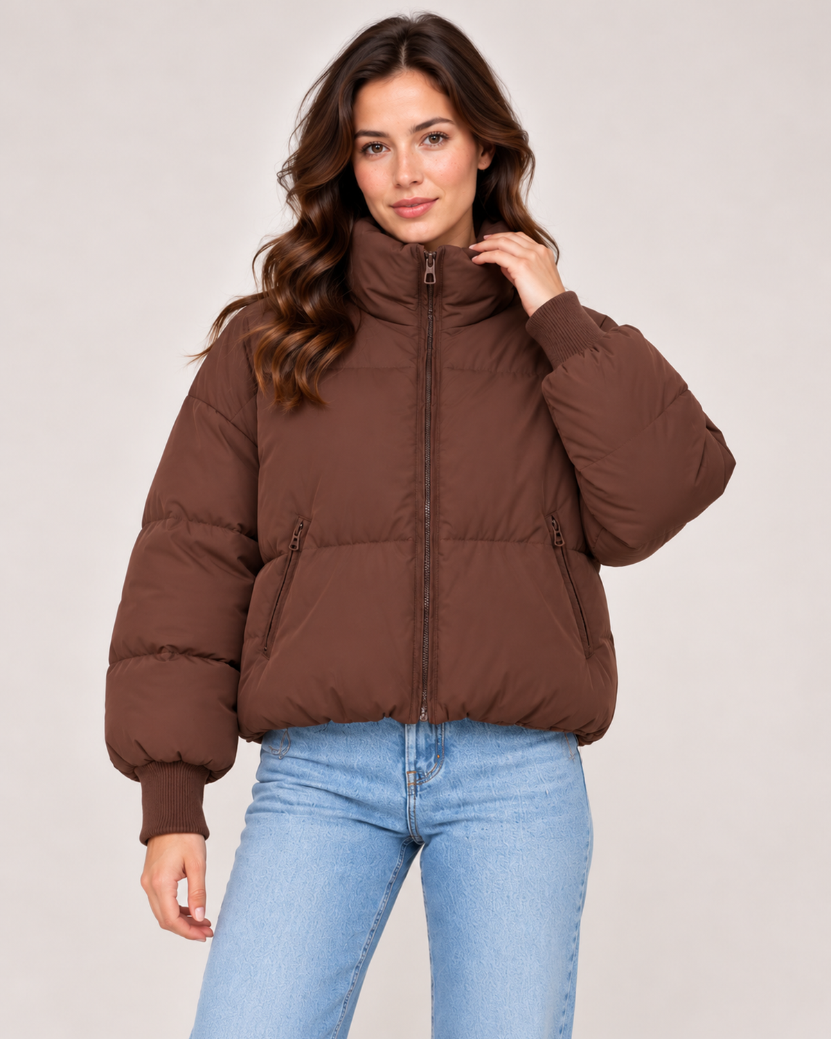 Women's cropped puffer jacket in brown
